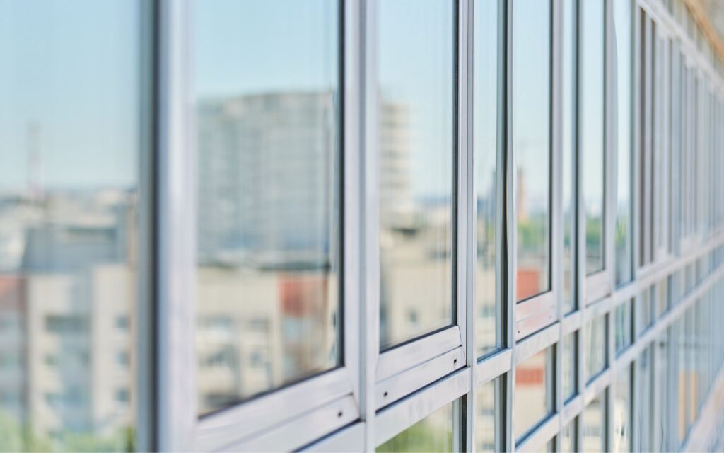 ventanas de vidrio con aluminio